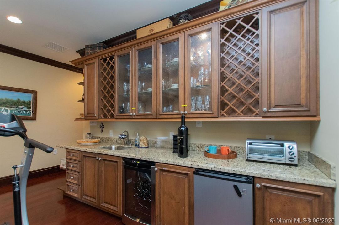 Recently Sold: $1,795,000 (4 beds, 3 baths, 4262 Square Feet)