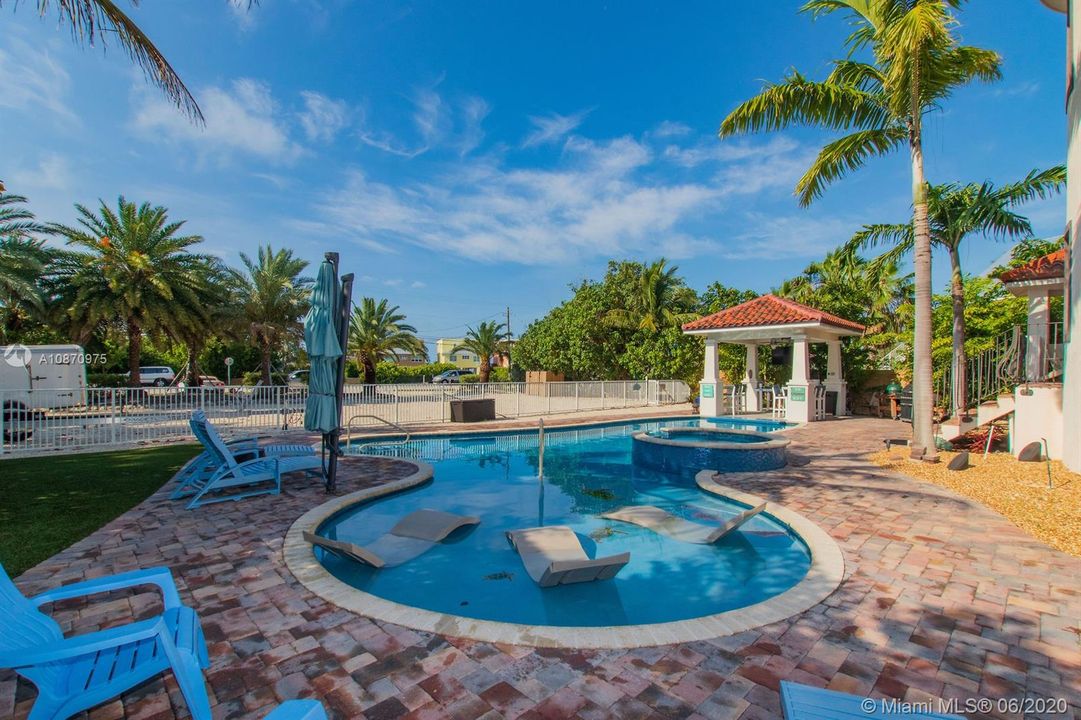 Recently Sold: $1,795,000 (4 beds, 3 baths, 4262 Square Feet)