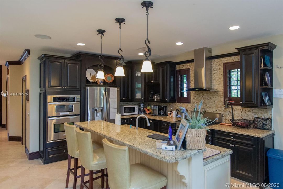 Recently Sold: $1,795,000 (4 beds, 3 baths, 4262 Square Feet)