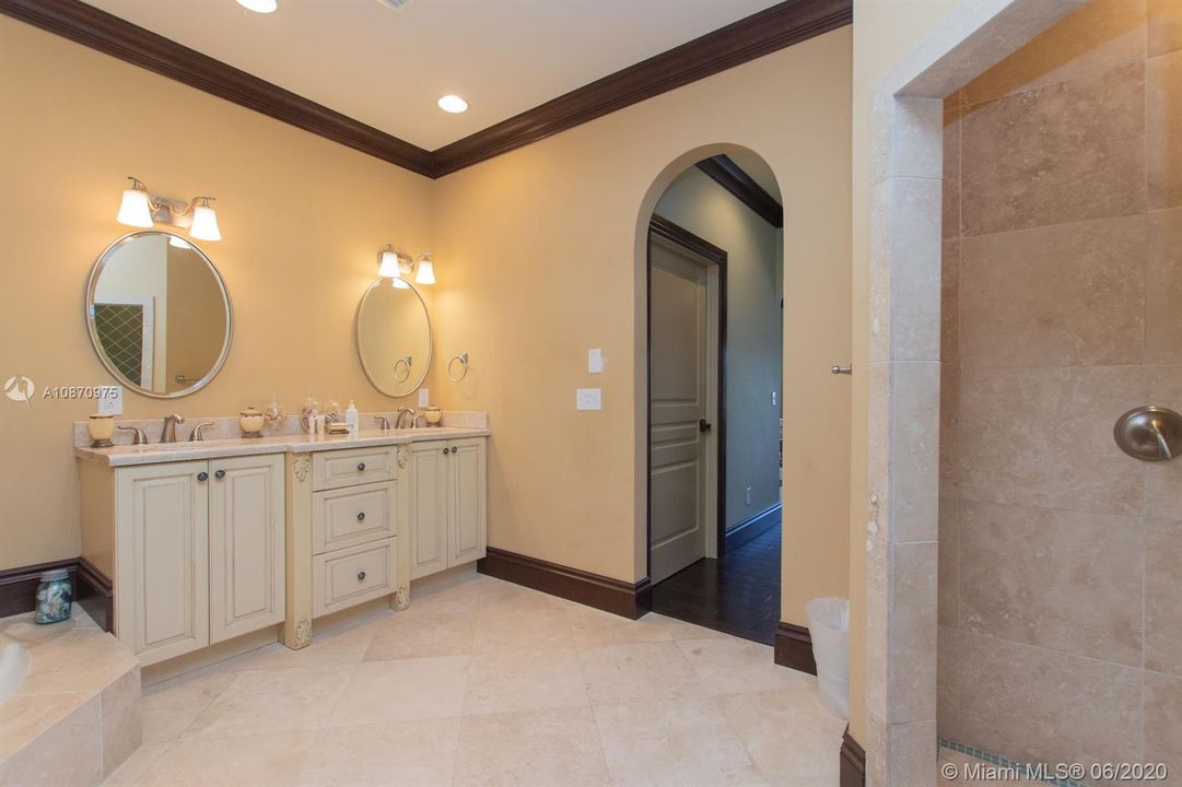 Recently Sold: $1,795,000 (4 beds, 3 baths, 4262 Square Feet)