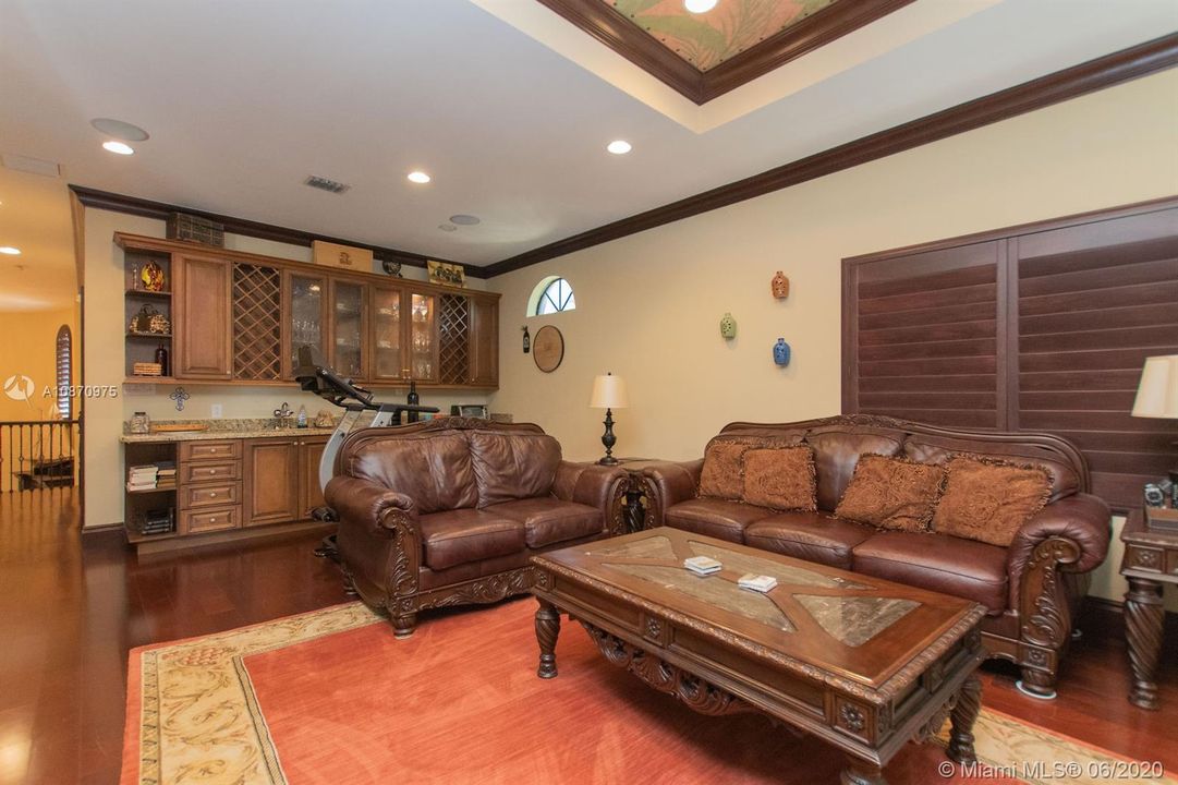 Recently Sold: $1,795,000 (4 beds, 3 baths, 4262 Square Feet)