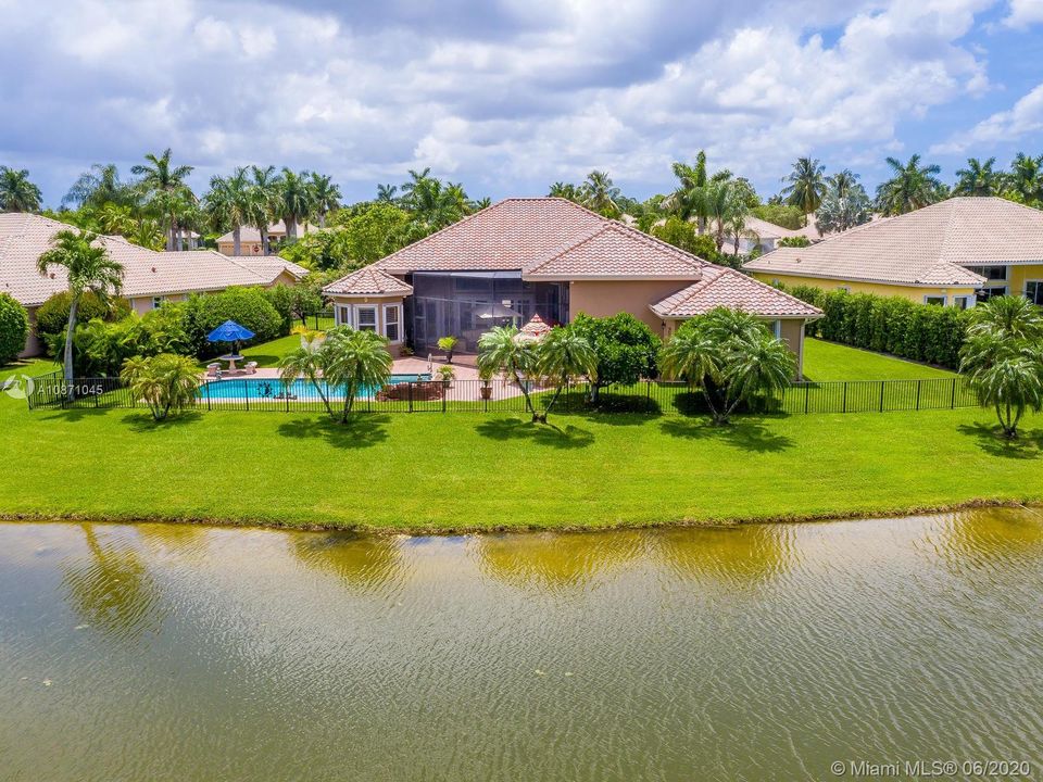 Recently Sold: $819,990 (5 beds, 3 baths, 3684 Square Feet)