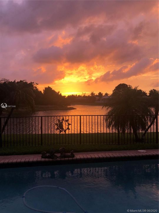 Recently Sold: $819,990 (5 beds, 3 baths, 3684 Square Feet)