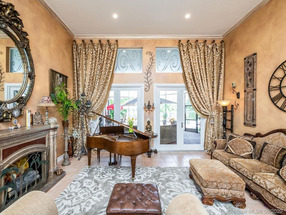 Recently Sold: $819,990 (5 beds, 3 baths, 3684 Square Feet)