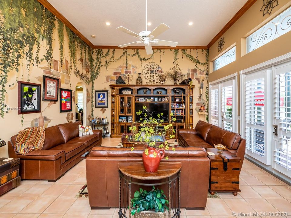 Recently Sold: $819,990 (5 beds, 3 baths, 3684 Square Feet)