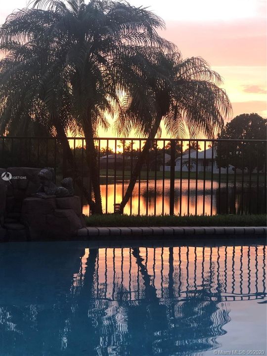 Recently Sold: $819,990 (5 beds, 3 baths, 3684 Square Feet)
