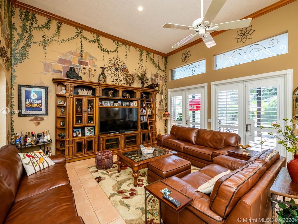 Recently Sold: $819,990 (5 beds, 3 baths, 3684 Square Feet)