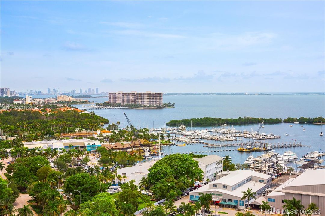 Recently Sold: $3,799,000 (4 beds, 5 baths, 3532 Square Feet)