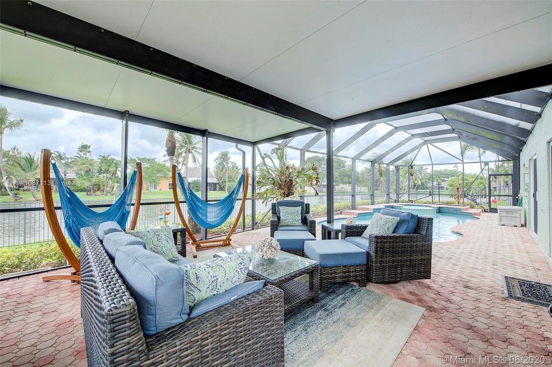Recently Sold: $530,000 (5 beds, 2 baths, 2800 Square Feet)