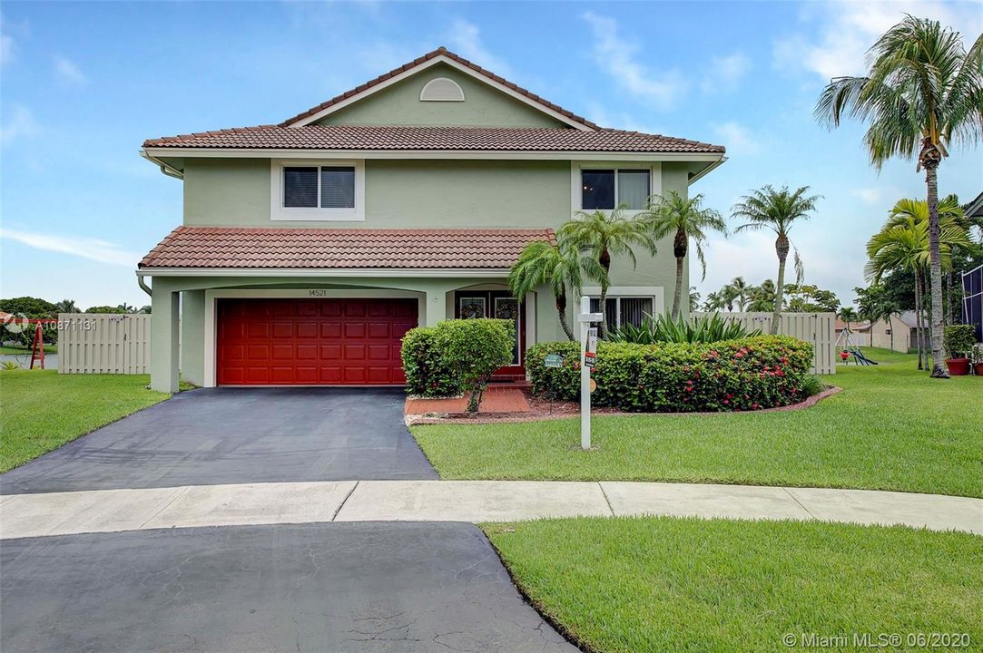 Recently Sold: $530,000 (5 beds, 2 baths, 2800 Square Feet)