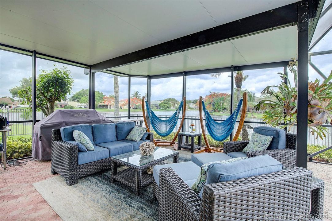 Recently Sold: $530,000 (5 beds, 2 baths, 2800 Square Feet)