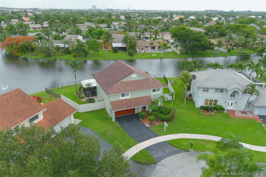 Recently Sold: $530,000 (5 beds, 2 baths, 2800 Square Feet)