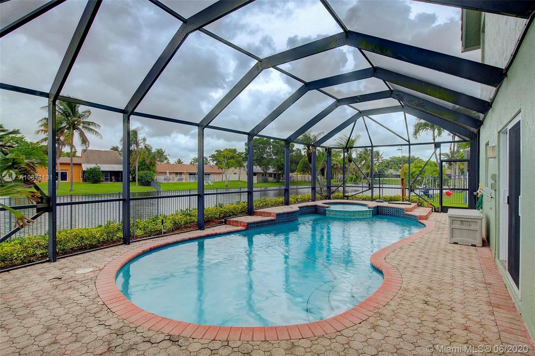 Recently Sold: $530,000 (5 beds, 2 baths, 2800 Square Feet)