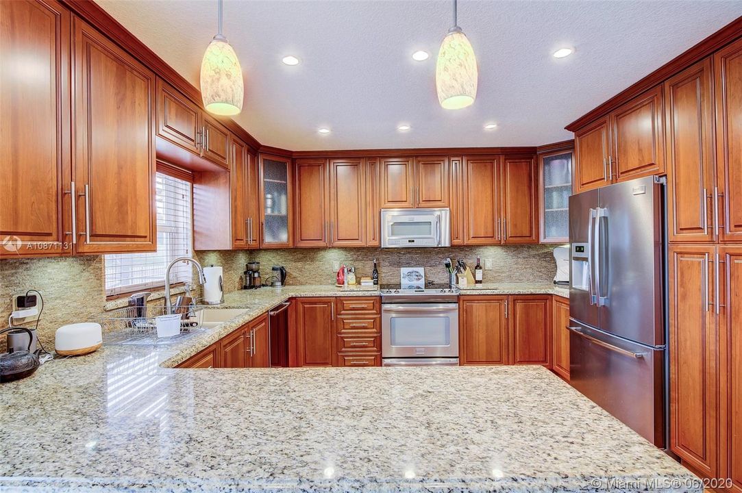 Recently Sold: $530,000 (5 beds, 2 baths, 2800 Square Feet)
