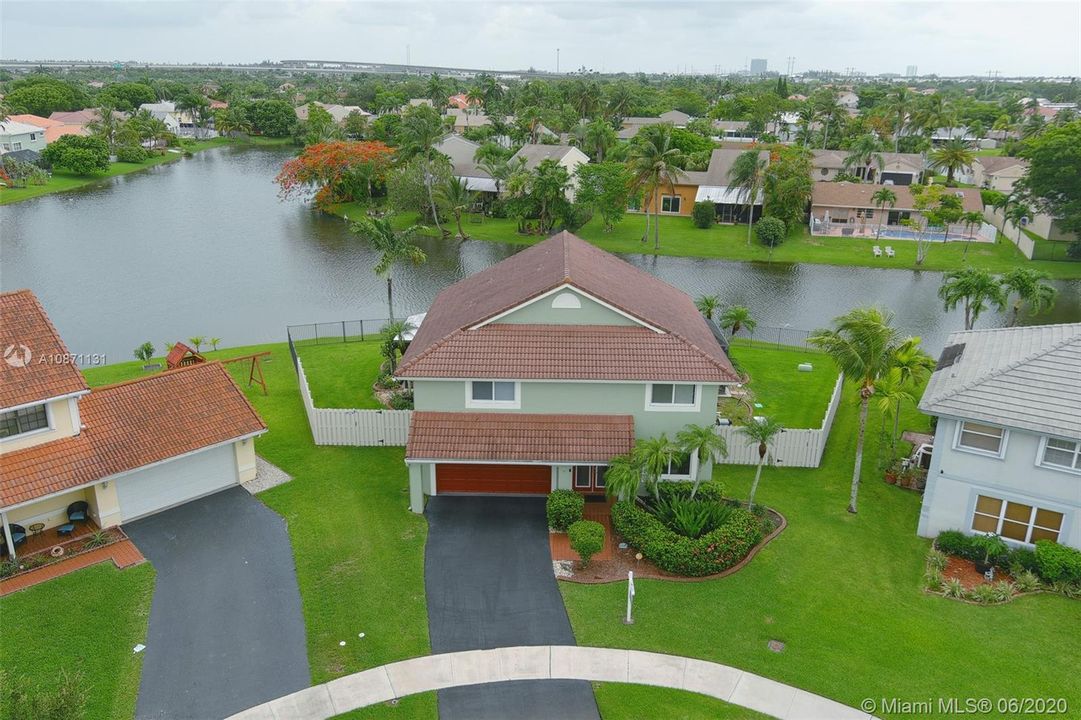 Recently Sold: $530,000 (5 beds, 2 baths, 2800 Square Feet)