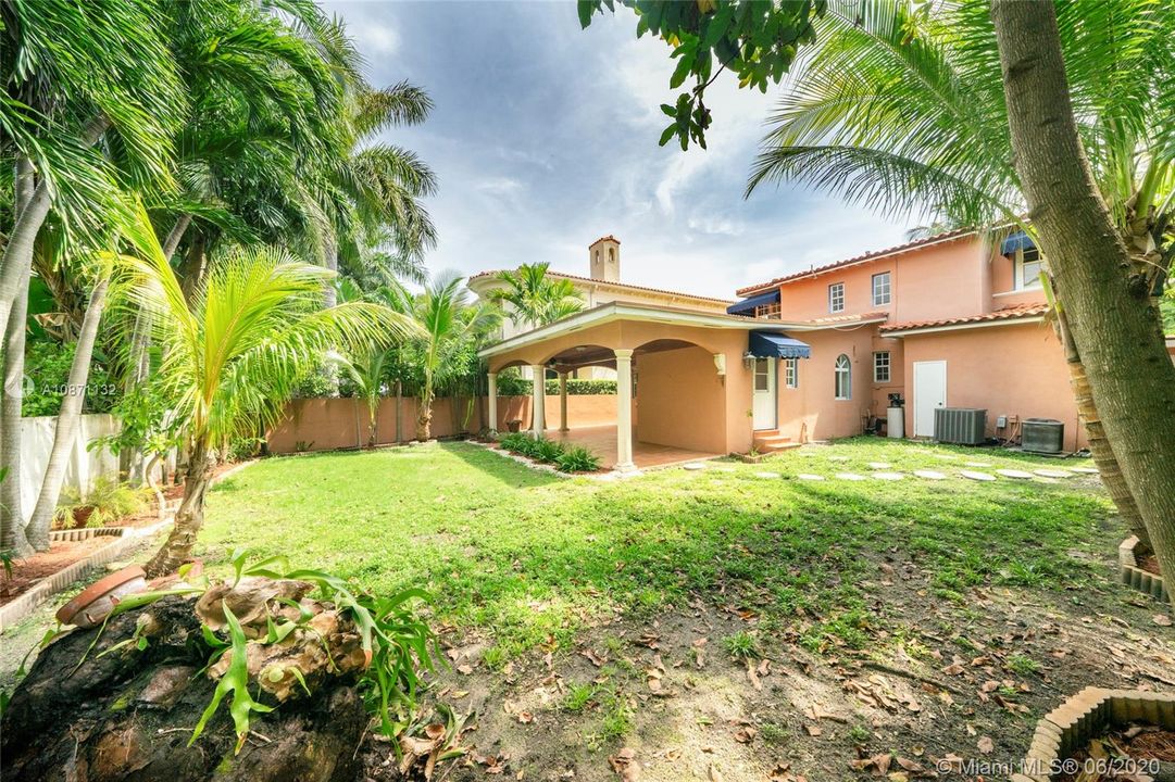 Recently Sold: $1,150,000 (5 beds, 4 baths, 2793 Square Feet)