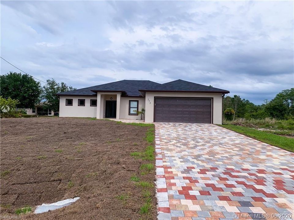 Vendido Recientemente: $289,000 (4 camas, 2 baños, 2185 Pies cuadrados)