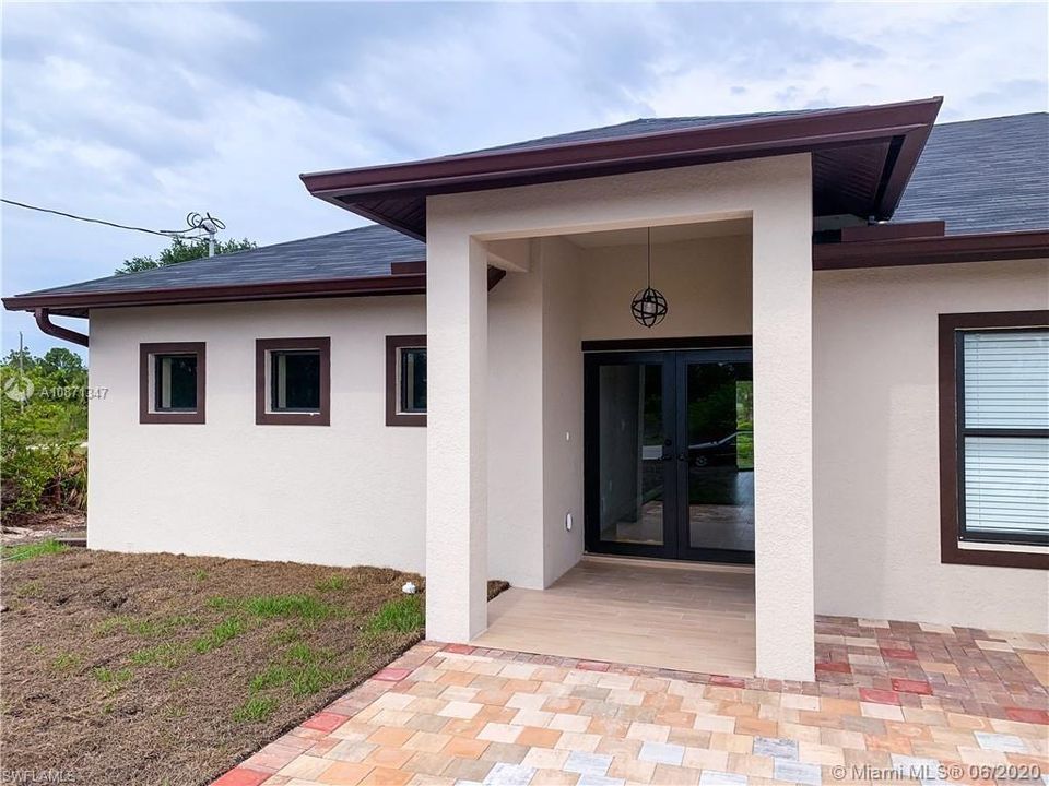 Vendido Recientemente: $289,000 (4 camas, 2 baños, 2185 Pies cuadrados)