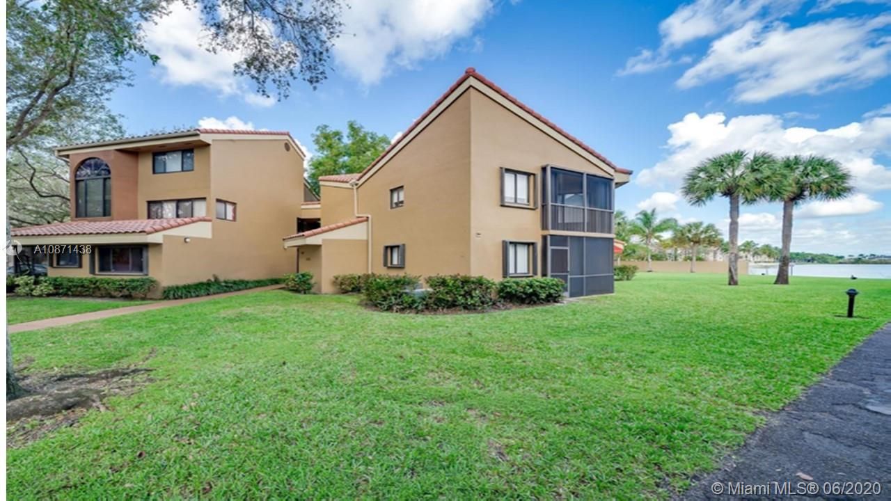 Vendido Recientemente: $189,000 (2 camas, 2 baños, 850 Pies cuadrados)