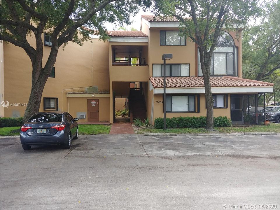 Vendido Recientemente: $189,000 (2 camas, 2 baños, 850 Pies cuadrados)