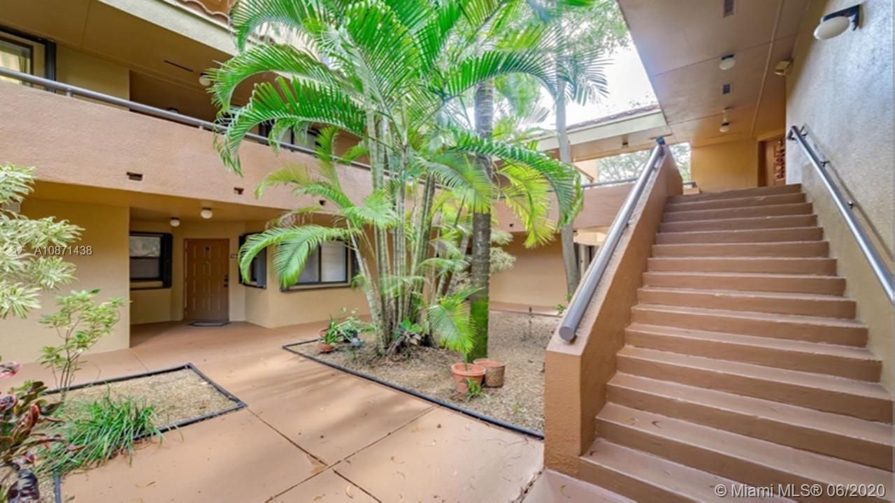 Vendido Recientemente: $189,000 (2 camas, 2 baños, 850 Pies cuadrados)