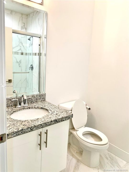 1st floor in-law suite - full bath
