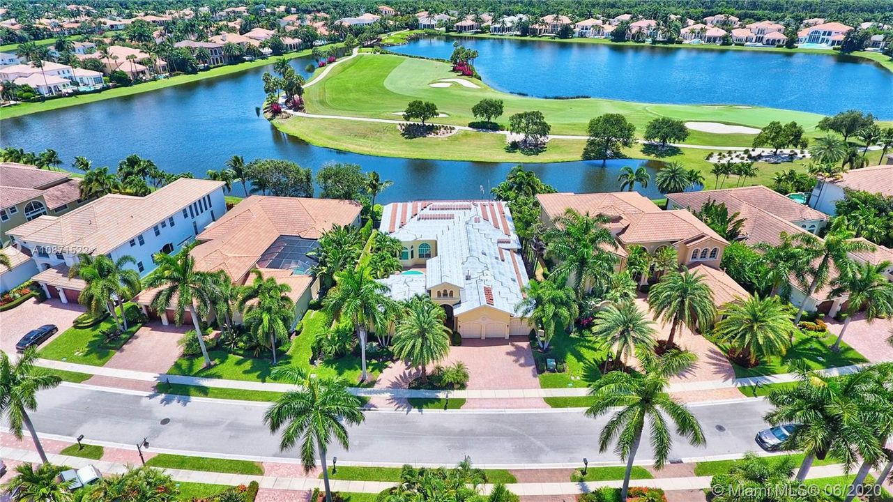 Recently Sold: $1,395,000 (4 beds, 3 baths, 4102 Square Feet)