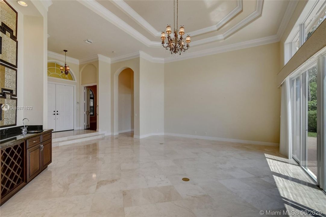 Recently Sold: $1,395,000 (4 beds, 3 baths, 4102 Square Feet)