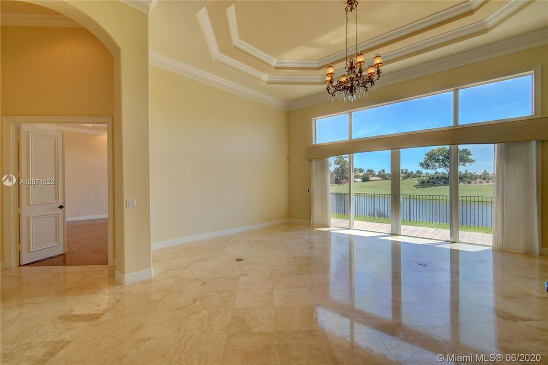 Recently Sold: $1,395,000 (4 beds, 3 baths, 4102 Square Feet)