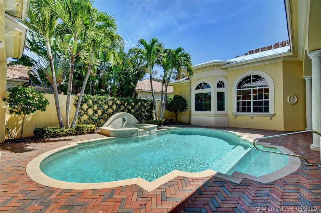 Recently Sold: $1,395,000 (4 beds, 3 baths, 4102 Square Feet)