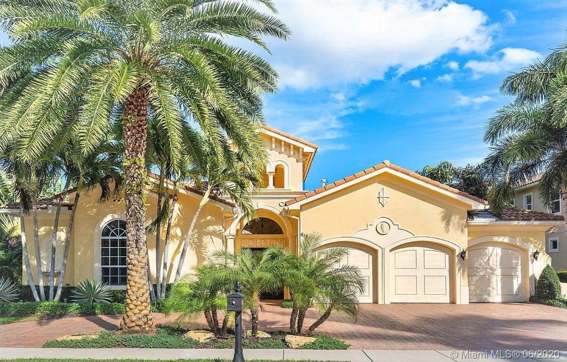 Recently Sold: $1,395,000 (4 beds, 3 baths, 4102 Square Feet)