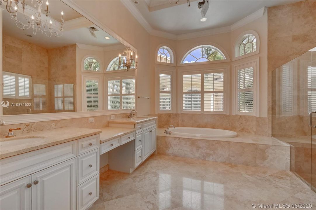 Recently Sold: $1,395,000 (4 beds, 3 baths, 4102 Square Feet)