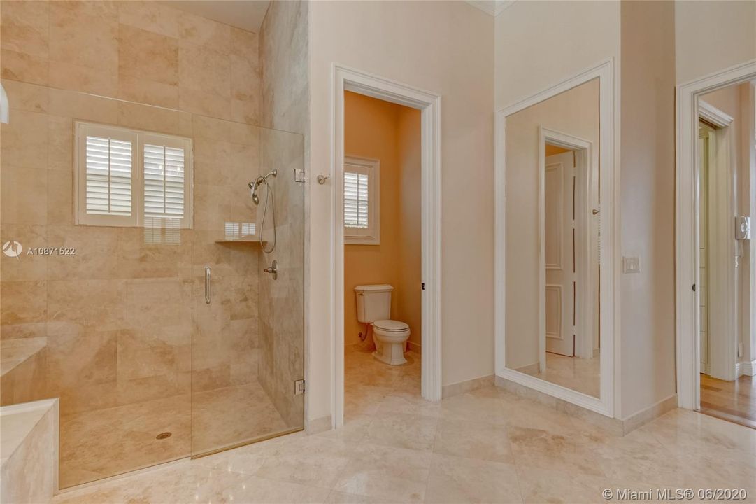 Recently Sold: $1,395,000 (4 beds, 3 baths, 4102 Square Feet)