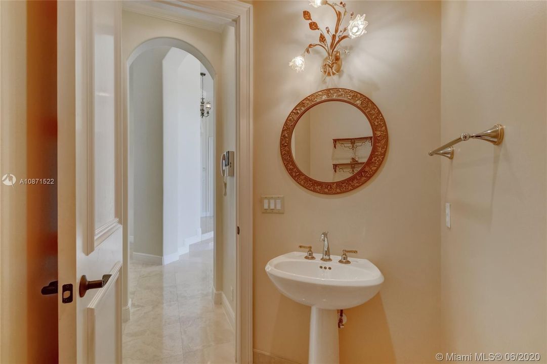 Recently Sold: $1,395,000 (4 beds, 3 baths, 4102 Square Feet)
