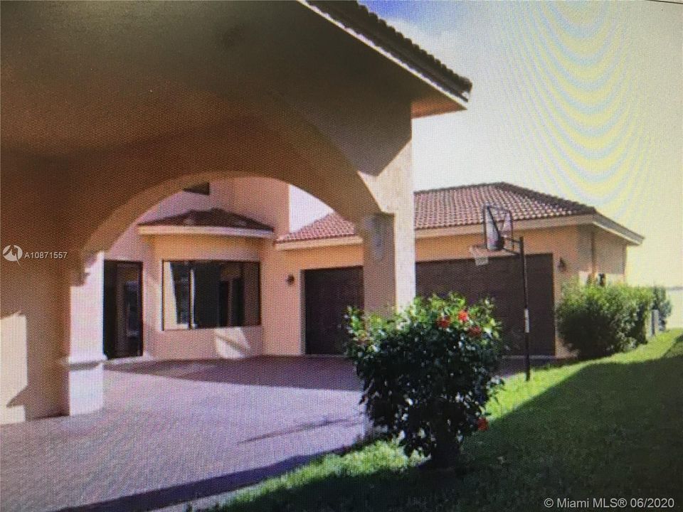 Recently Rented: $4,588 (5 beds, 4 baths, 4168 Square Feet)