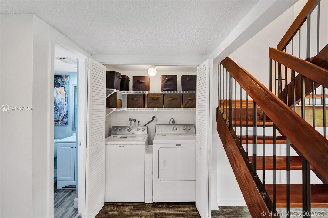 最近售出: $270,000 (3 贝兹, 2 浴室, 1670 平方英尺)