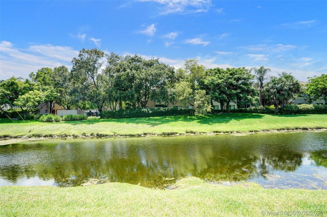 最近售出: $270,000 (3 贝兹, 2 浴室, 1670 平方英尺)