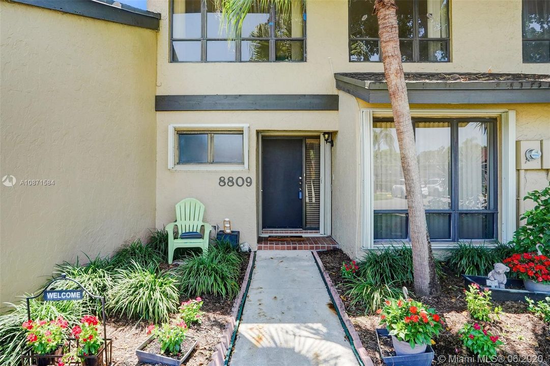 最近售出: $270,000 (3 贝兹, 2 浴室, 1670 平方英尺)