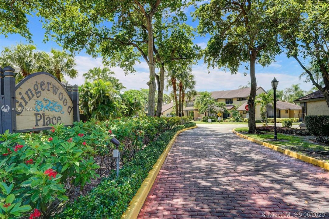 最近售出: $270,000 (3 贝兹, 2 浴室, 1670 平方英尺)