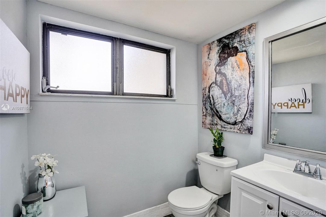 最近售出: $270,000 (3 贝兹, 2 浴室, 1670 平方英尺)