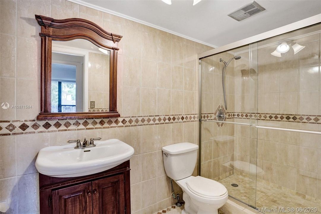 最近售出: $270,000 (3 贝兹, 2 浴室, 1670 平方英尺)