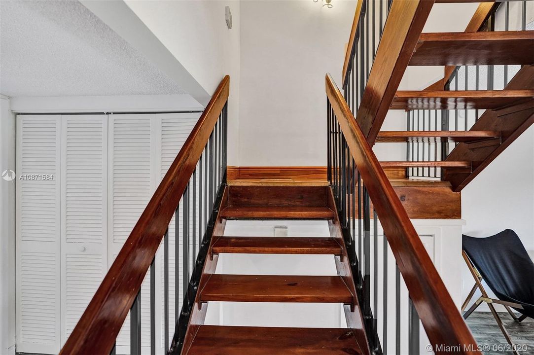 最近售出: $270,000 (3 贝兹, 2 浴室, 1670 平方英尺)