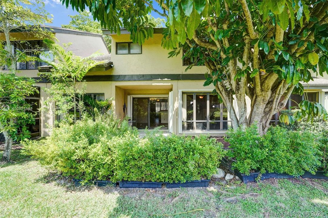 最近售出: $270,000 (3 贝兹, 2 浴室, 1670 平方英尺)