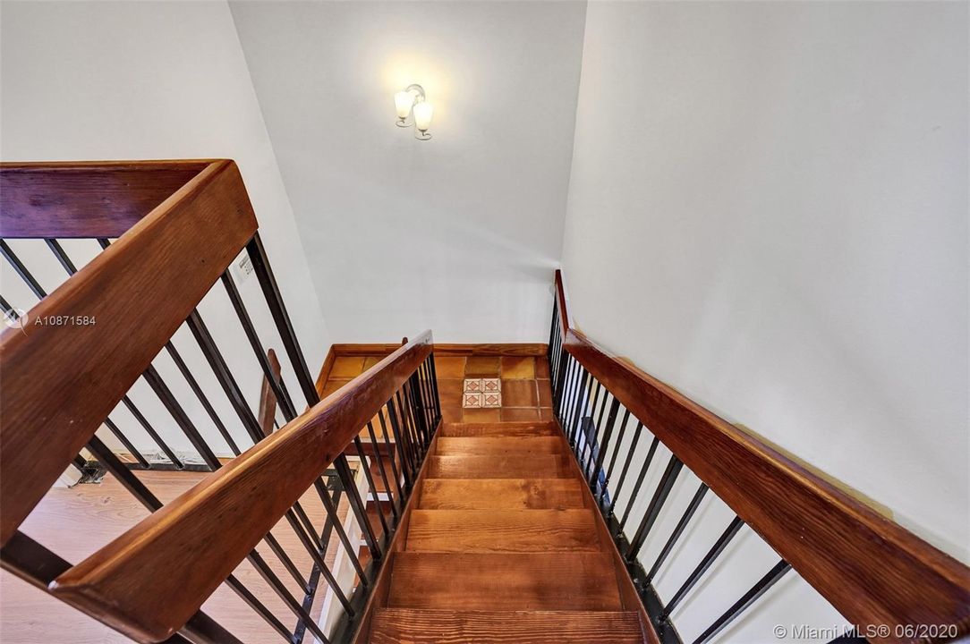 最近售出: $270,000 (3 贝兹, 2 浴室, 1670 平方英尺)