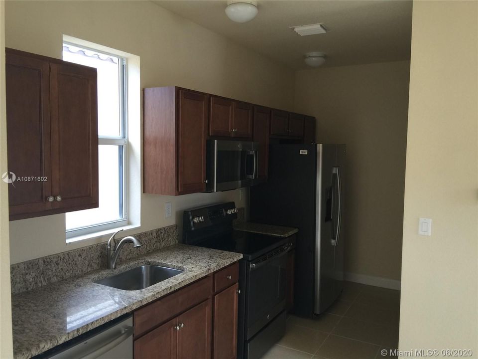 Recently Rented: $1,200 (0 beds, 1 baths, 434 Square Feet)