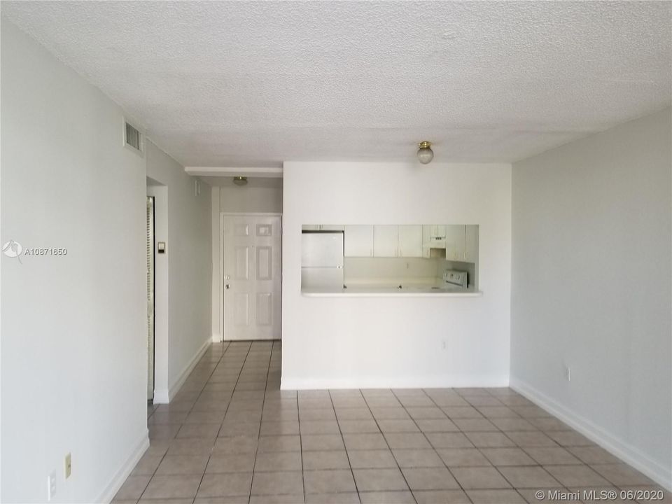 Recently Sold: $164,900 (2 beds, 2 baths, 867 Square Feet)