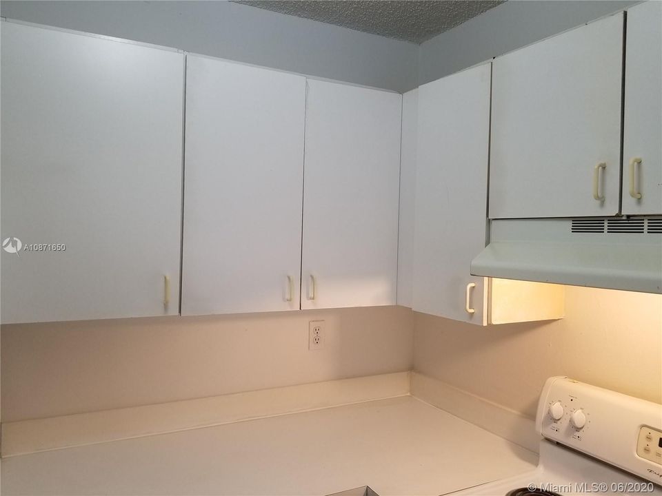 Vendido Recientemente: $164,900 (2 camas, 2 baños, 867 Pies cuadrados)