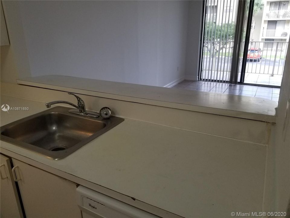 Vendido Recientemente: $164,900 (2 camas, 2 baños, 867 Pies cuadrados)