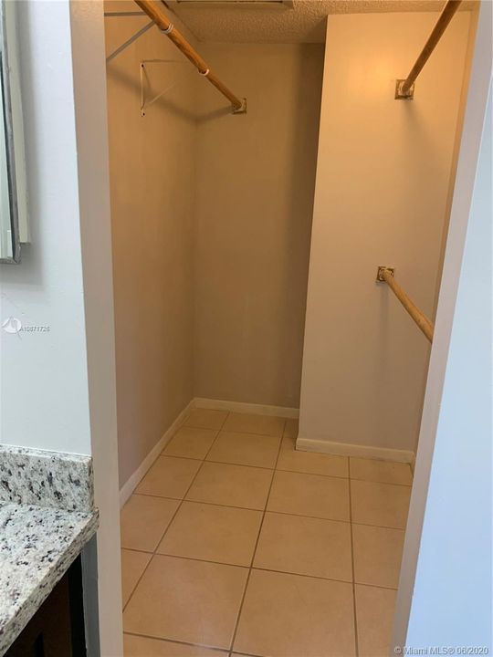 Recientemente alquilado: $2,000 (3 camas, 2 baños, 1392 Pies cuadrados)