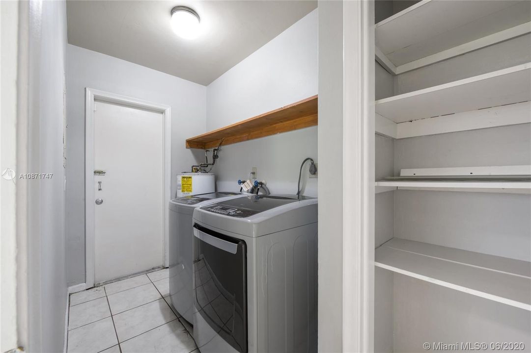 laundry room 1201